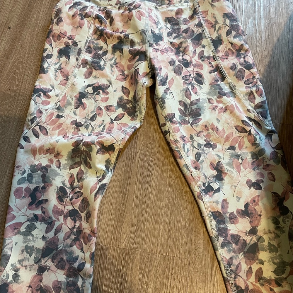 Pink leaves leggings